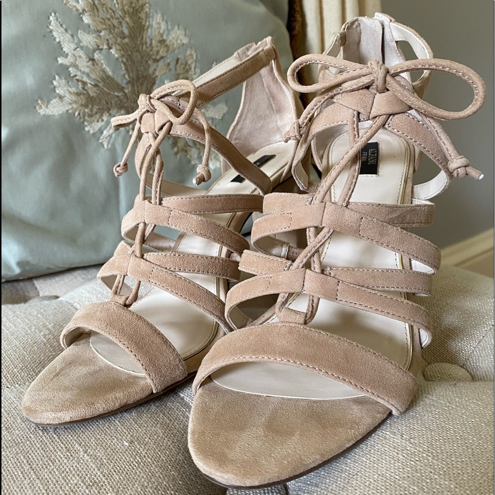 Alfani nubuck strappy sandal size 8, nude